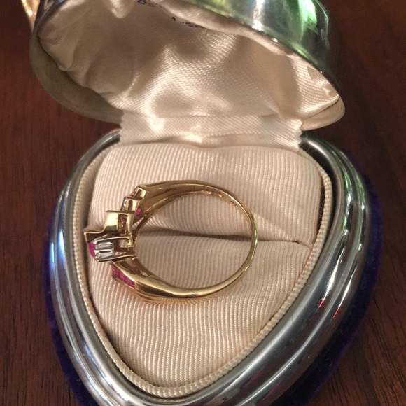 10k Gold diamond & Ruby ring w/appraisal - Picture 7 of 11